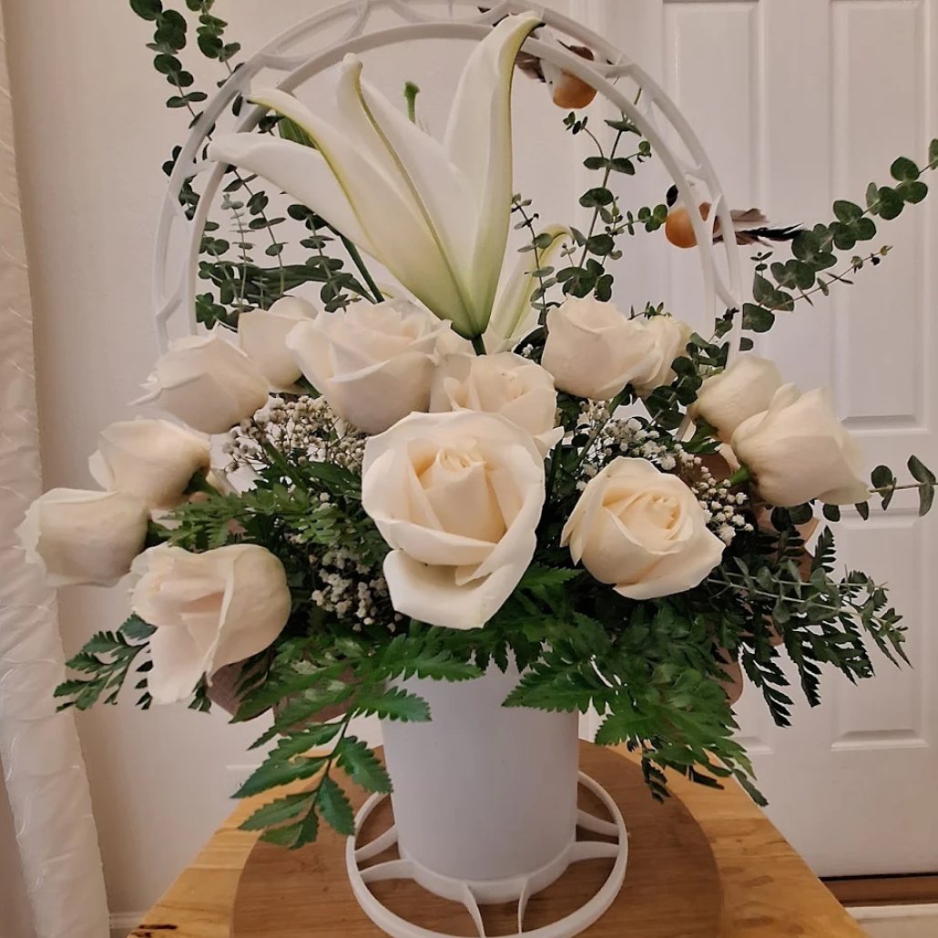 Signature Deluxe White Rose Floral Arrangement in White Vase